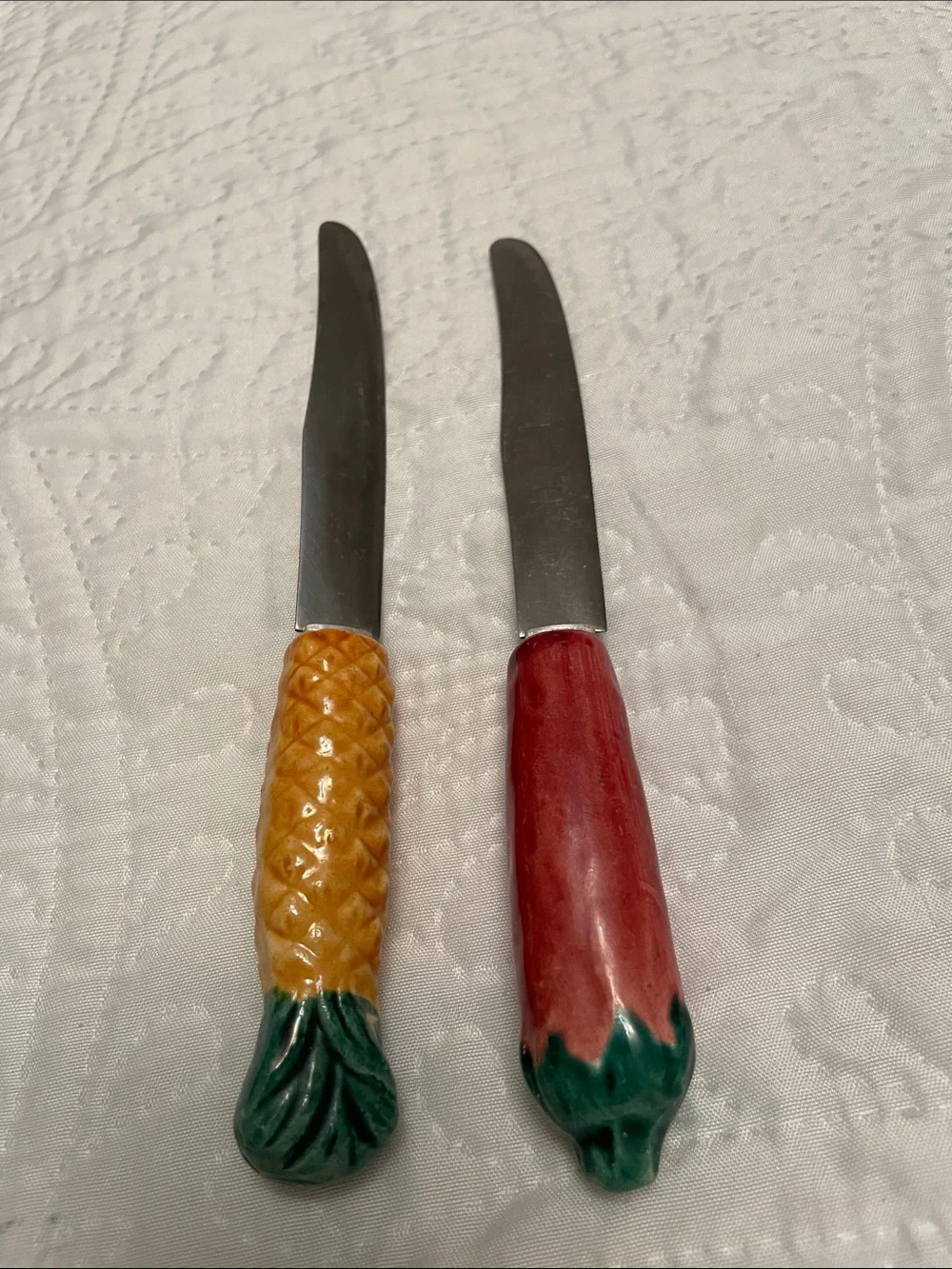 Set of 2 Ceramic Handles Cheese Knives with Fruits Strawberry & Pineapple Design